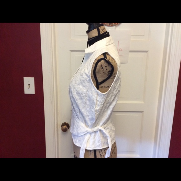 Ralph Lauren wrap Eyelet blouse - Picture 4 of 8